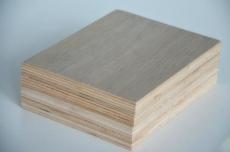 胶合板 多功能的建筑材料与产品展示